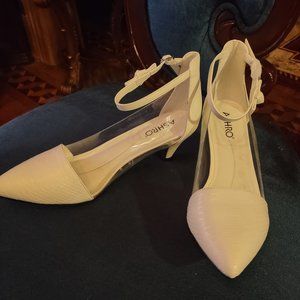 Woman's Size 11m Astro shoes. Black or White